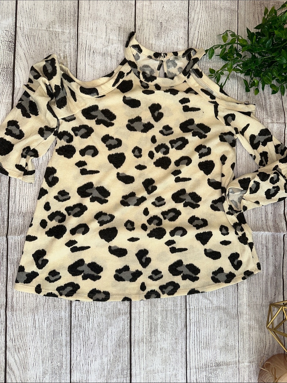 JODIFL Cream and Black Cold-Shoulder Leopard Tunic